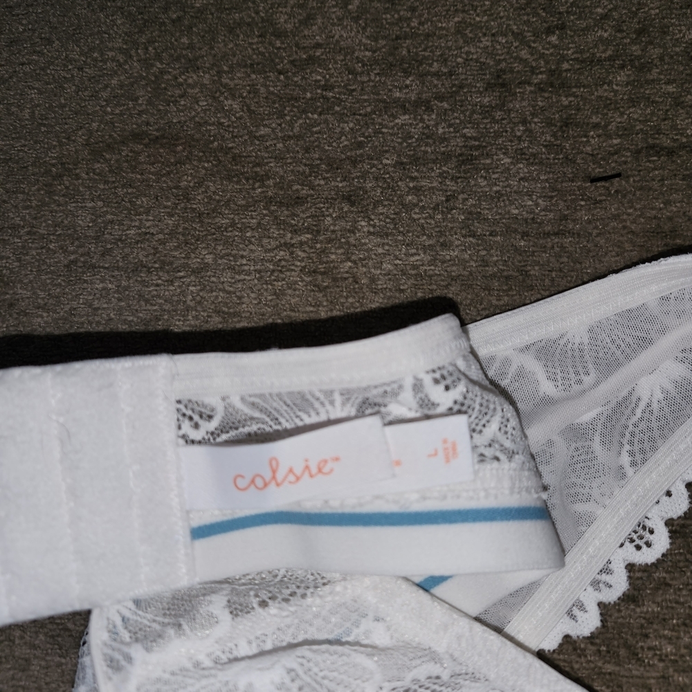 Colsie White Lace Halter Bralette - Picture 3 of 3